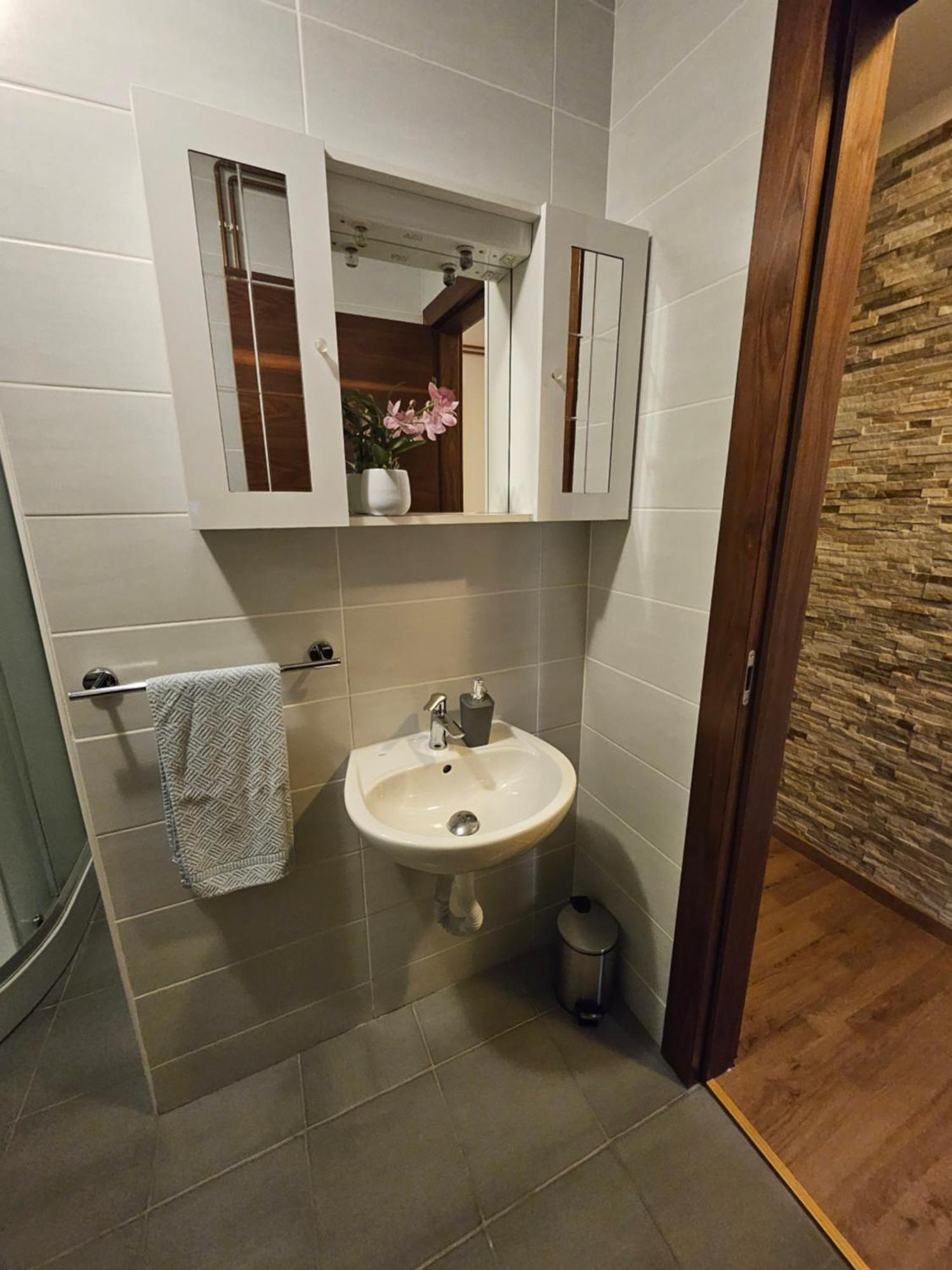 Apartment Zoya ครานสกา โกรา ภายนอก รูปภาพ